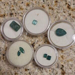 Elegant Emerald Gemstone Jewelry Set